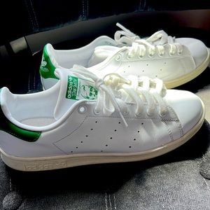 Mens 8.5 Adidas Stan smith tennis shoe